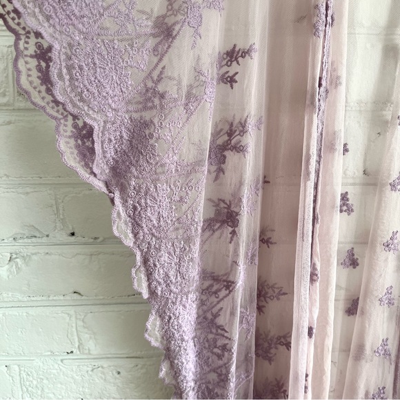 NWOT Francesca’s Collections Lavender Lace Maxi Kimono | Size Medium - Picture 4 of 6